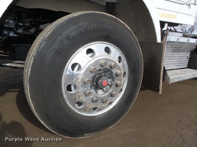 image for item DA0532 2003 Kenworth T800 semi truck