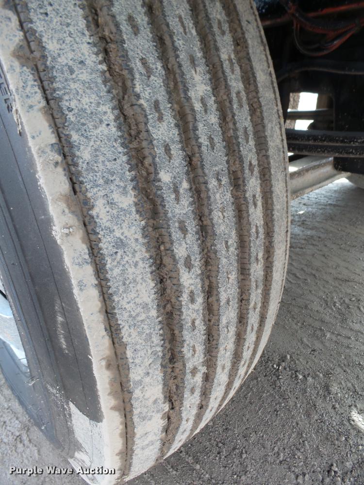 image for item DA0532 2003 Kenworth T800 semi truck