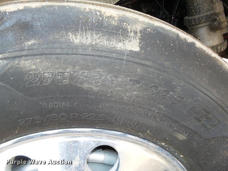 image for item DA0532 2003 Kenworth T800 semi truck