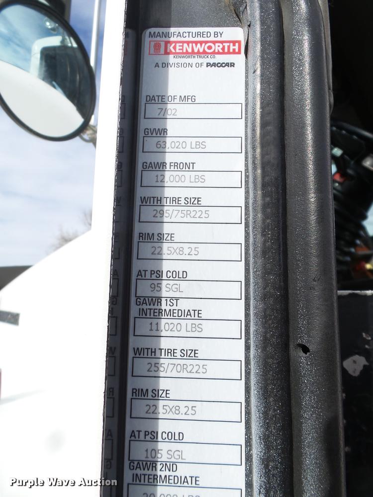 image for item DA0532 2003 Kenworth T800 semi truck