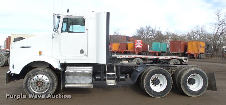 image for item DA0533 1999 Kenworth T800 semi truck