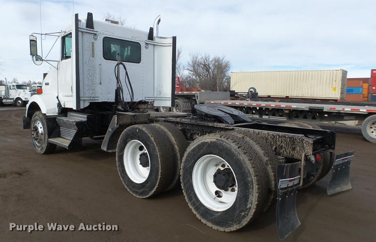 image for item DA0533 1999 Kenworth T800 semi truck