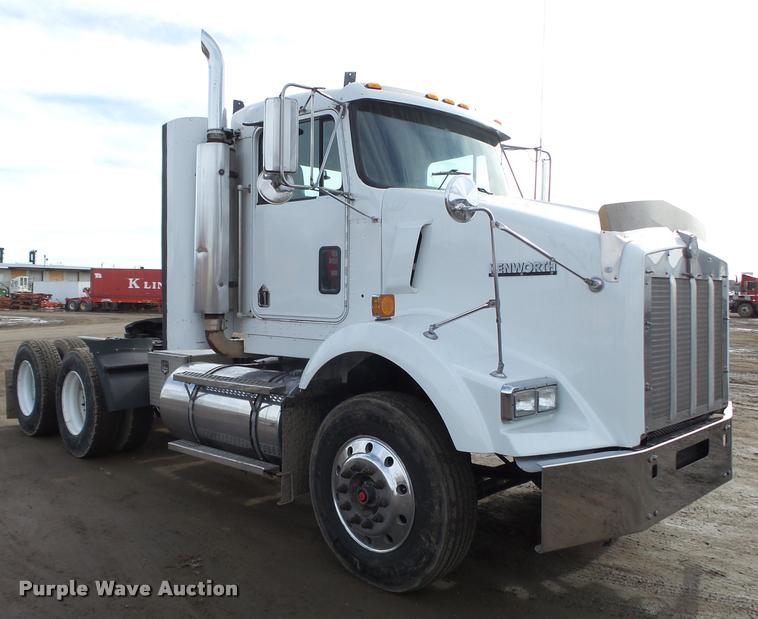 image for item DA0533 1999 Kenworth T800 semi truck