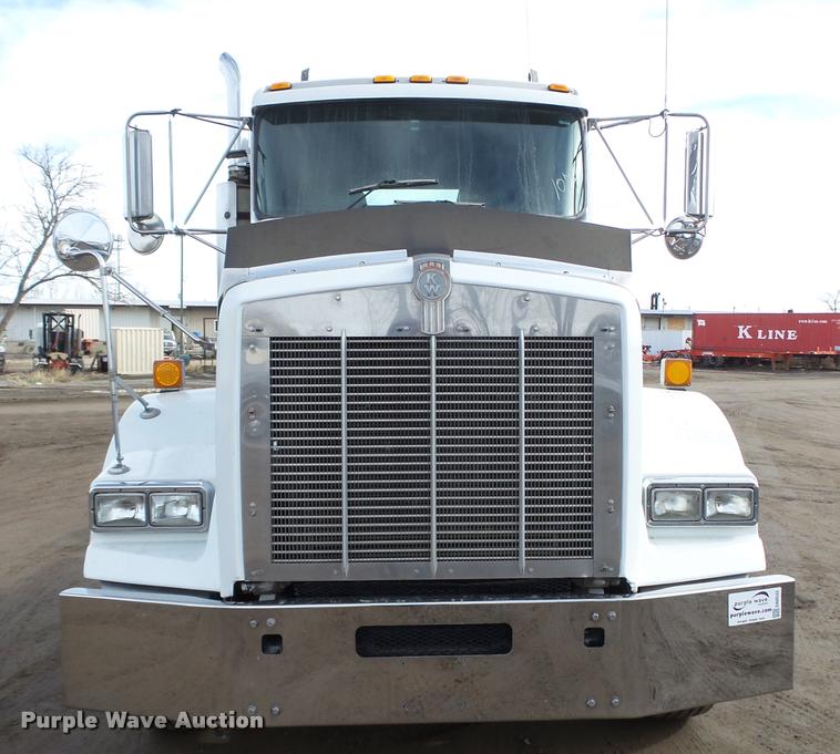 image for item DA0533 1999 Kenworth T800 semi truck