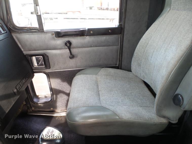 image for item DA0533 1999 Kenworth T800 semi truck