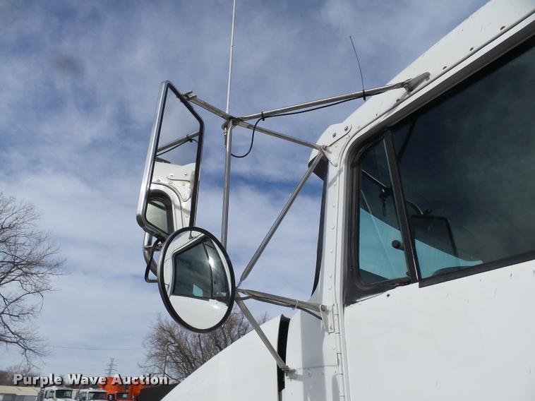 image for item DA0533 1999 Kenworth T800 semi truck