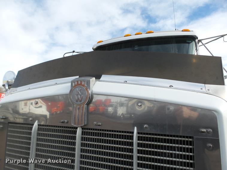 image for item DA0533 1999 Kenworth T800 semi truck
