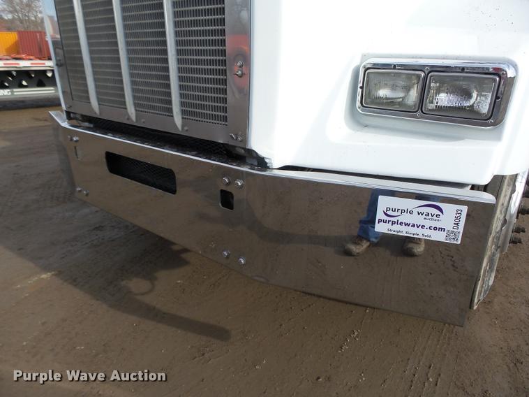 image for item DA0533 1999 Kenworth T800 semi truck
