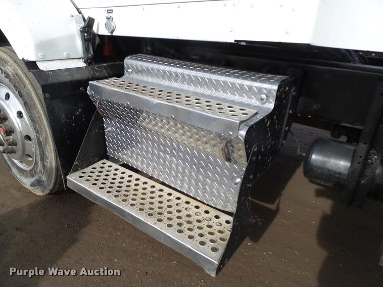 image for item DA0533 1999 Kenworth T800 semi truck