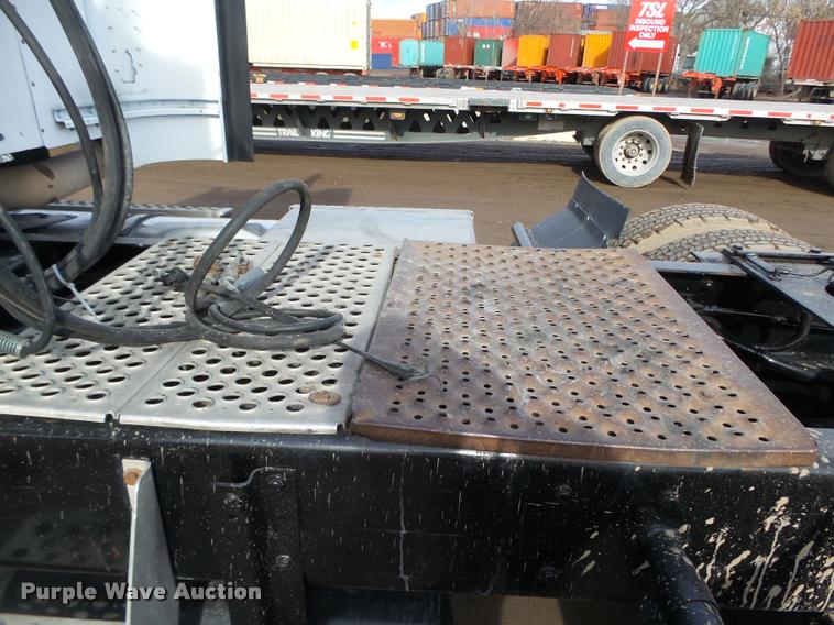 image for item DA0533 1999 Kenworth T800 semi truck