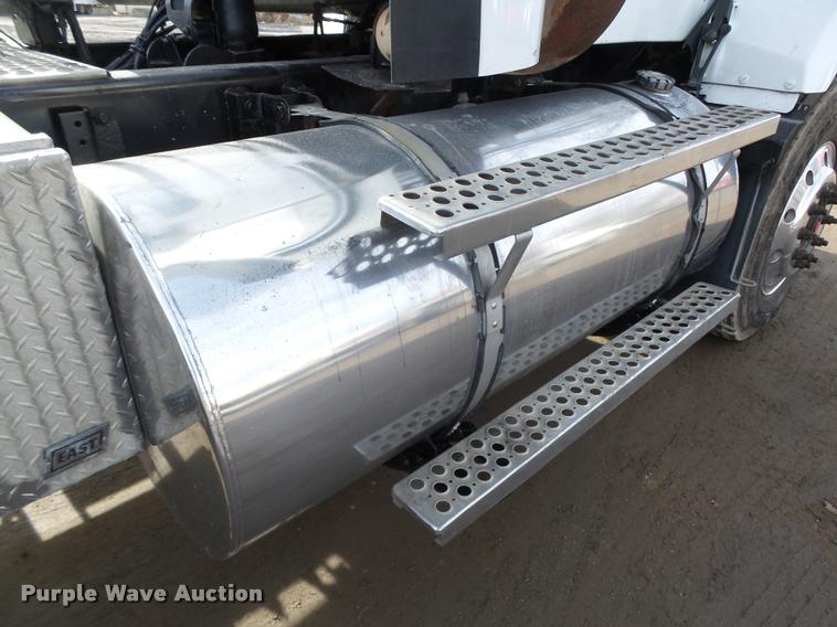 image for item DA0533 1999 Kenworth T800 semi truck