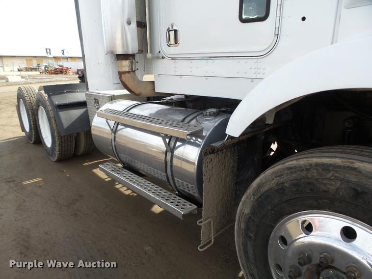 image for item DA0533 1999 Kenworth T800 semi truck