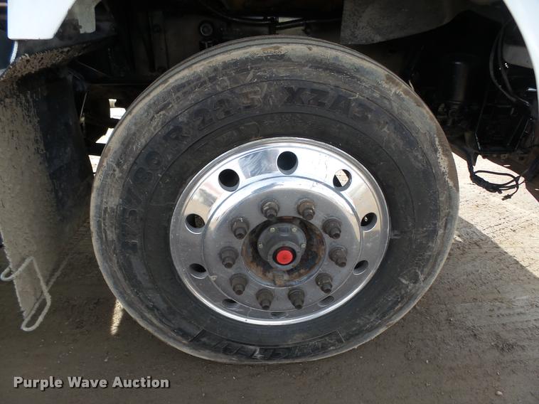 image for item DA0533 1999 Kenworth T800 semi truck