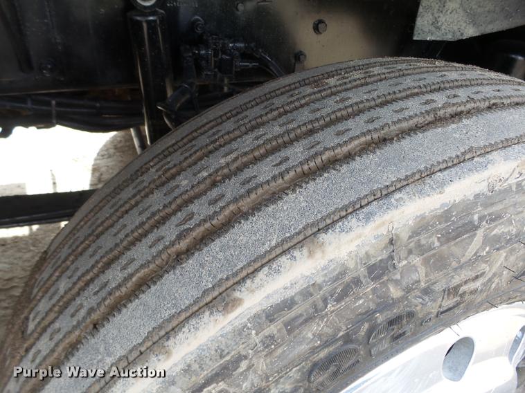 image for item DA0533 1999 Kenworth T800 semi truck