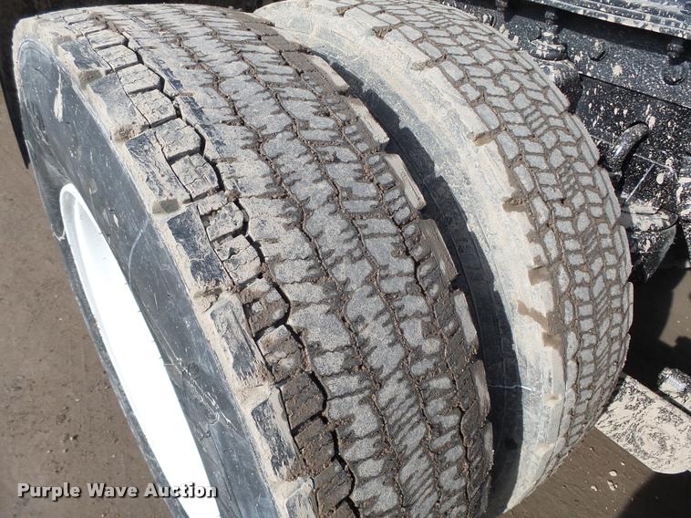 image for item DA0533 1999 Kenworth T800 semi truck