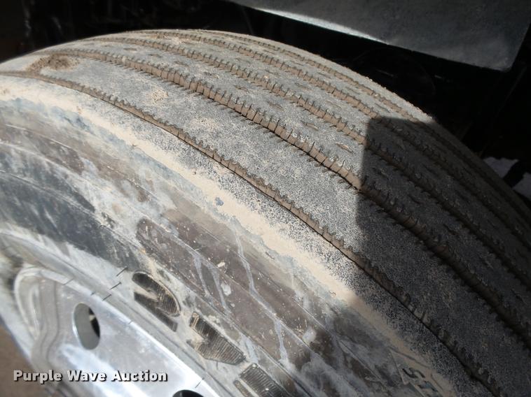 image for item DA0533 1999 Kenworth T800 semi truck