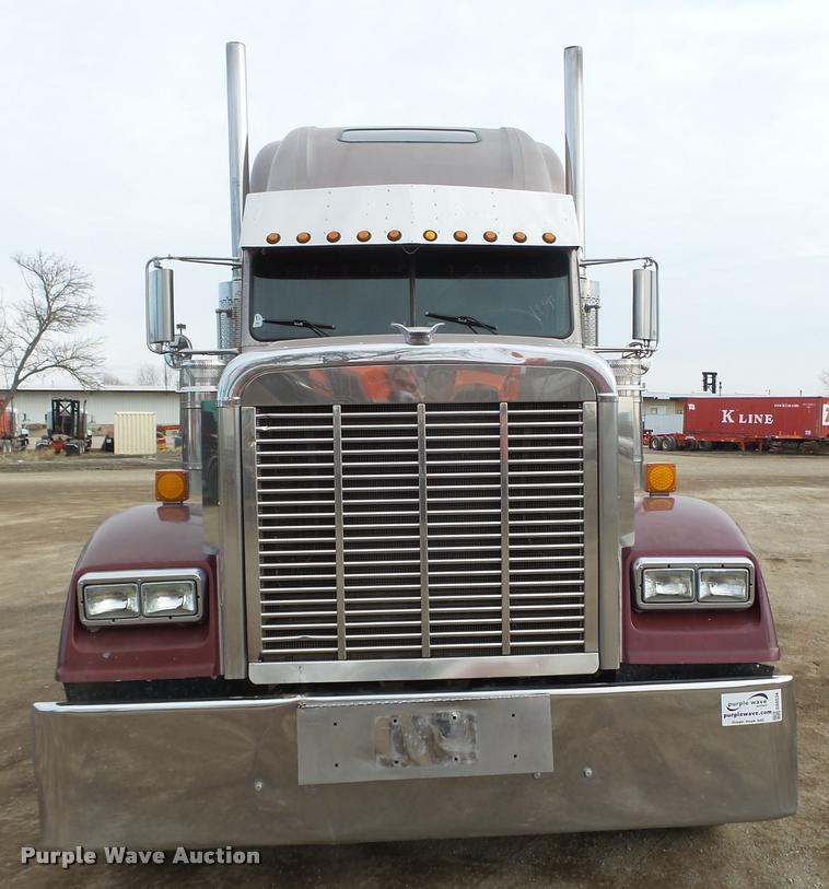 image for item DA0534 2002 Freightliner Classic XL FLD120 semi truck