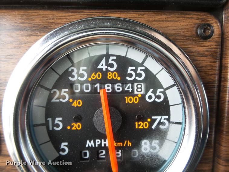 image for item DA0534 2002 Freightliner Classic XL FLD120 semi truck