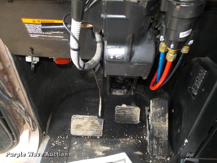 image for item DA0534 2002 Freightliner Classic XL FLD120 semi truck