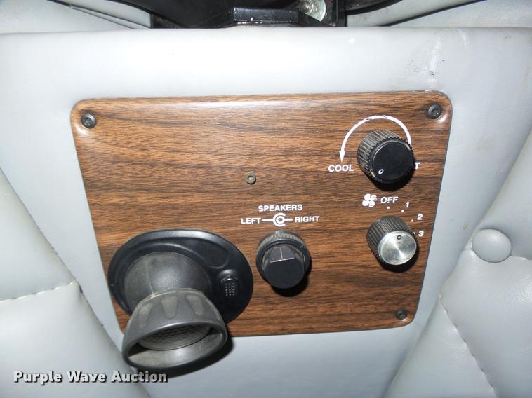 image for item DA0534 2002 Freightliner Classic XL FLD120 semi truck