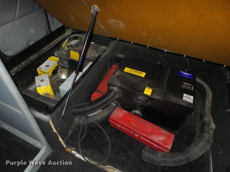 image for item DA0534 2002 Freightliner Classic XL FLD120 semi truck