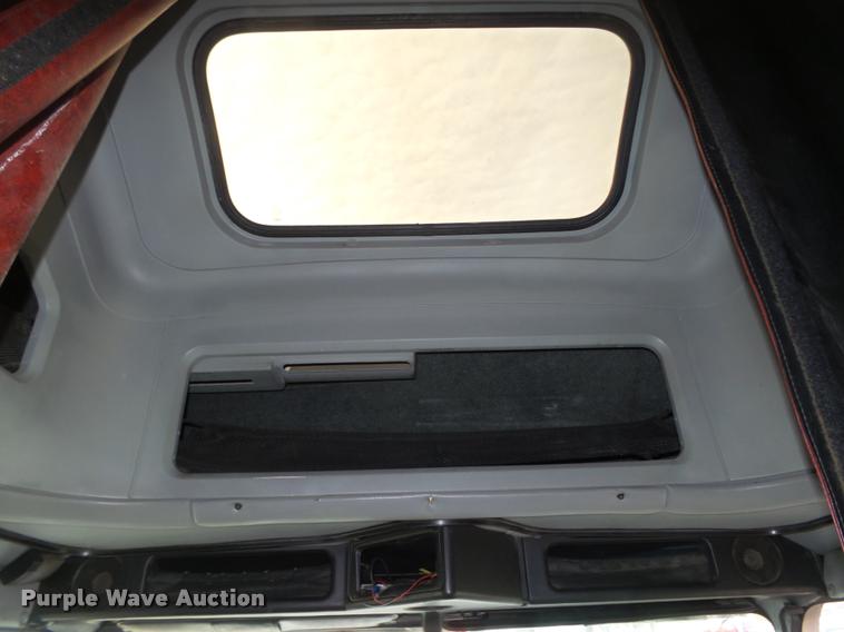 image for item DA0534 2002 Freightliner Classic XL FLD120 semi truck