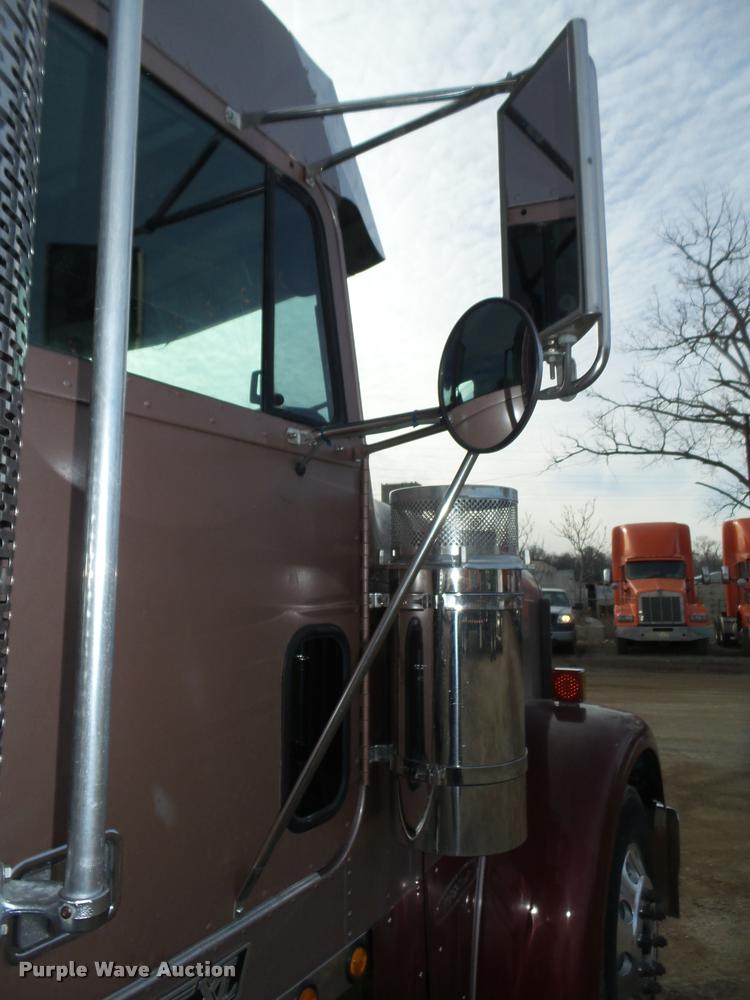 image for item DA0534 2002 Freightliner Classic XL FLD120 semi truck