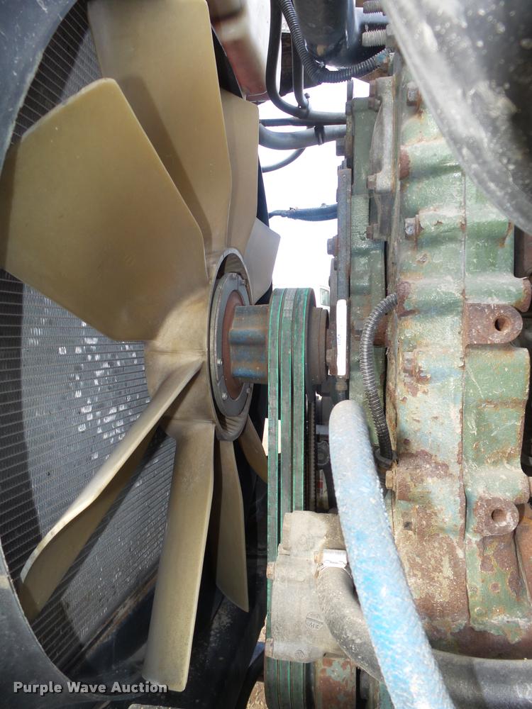 image for item DA0534 2002 Freightliner Classic XL FLD120 semi truck