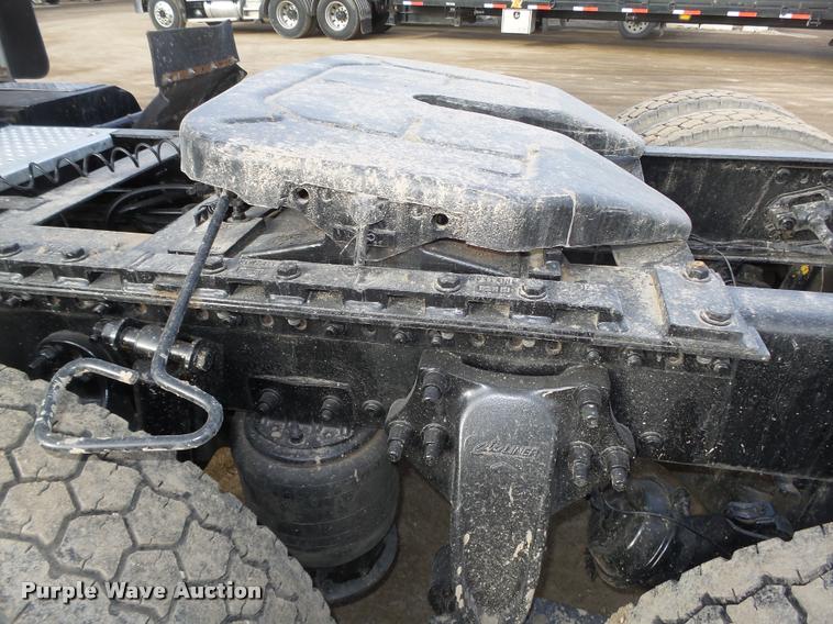 image for item DA0534 2002 Freightliner Classic XL FLD120 semi truck