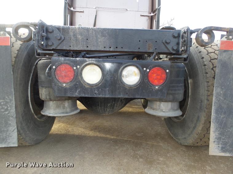 image for item DA0534 2002 Freightliner Classic XL FLD120 semi truck