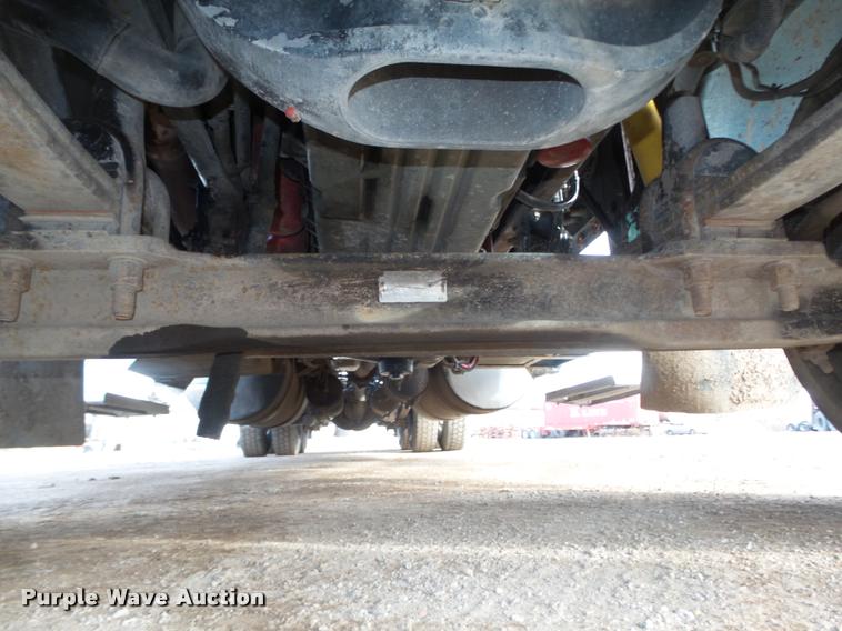 image for item DA0534 2002 Freightliner Classic XL FLD120 semi truck