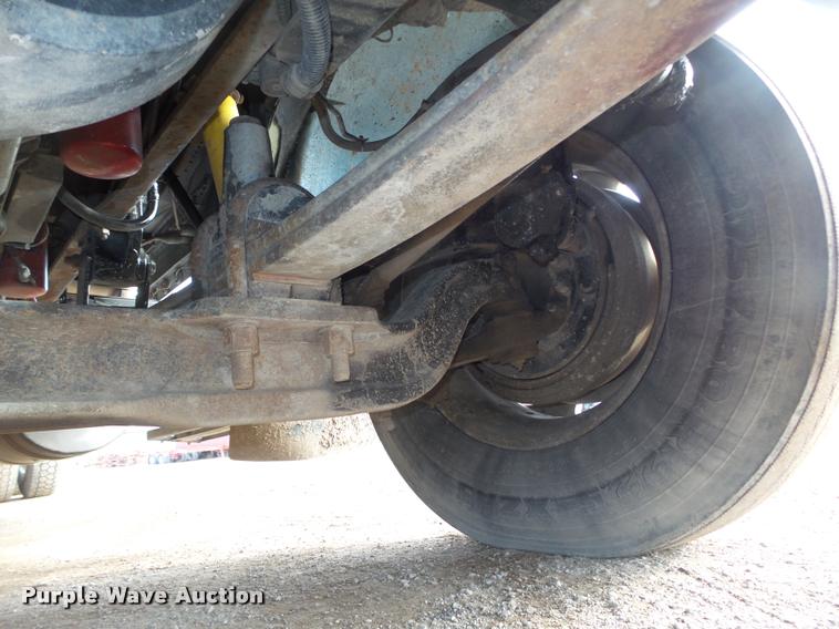 image for item DA0534 2002 Freightliner Classic XL FLD120 semi truck