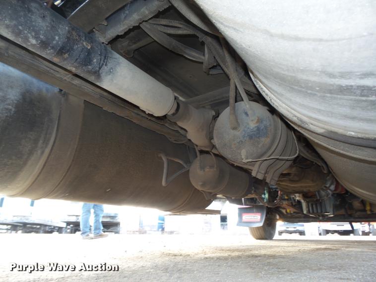 image for item DA0534 2002 Freightliner Classic XL FLD120 semi truck