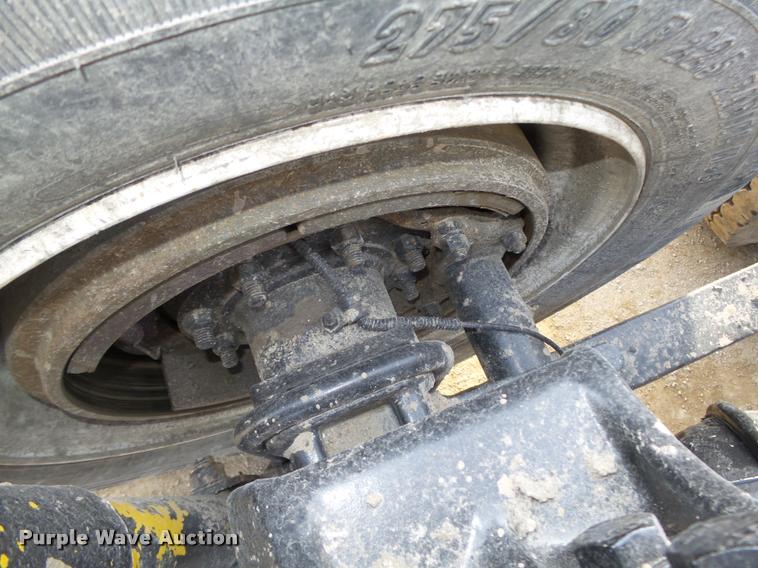 image for item DA0534 2002 Freightliner Classic XL FLD120 semi truck