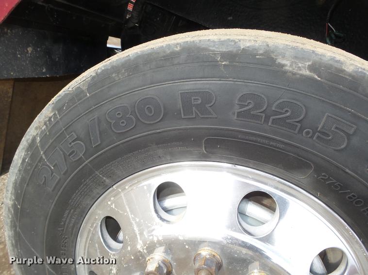 image for item DA0534 2002 Freightliner Classic XL FLD120 semi truck