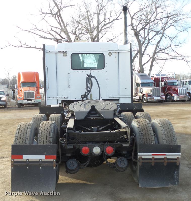 image for item DA0537 2000 Kenworth T800 semi truck