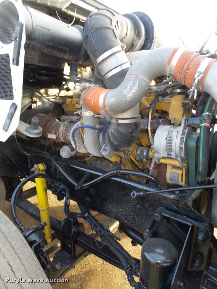 image for item DA0537 2000 Kenworth T800 semi truck