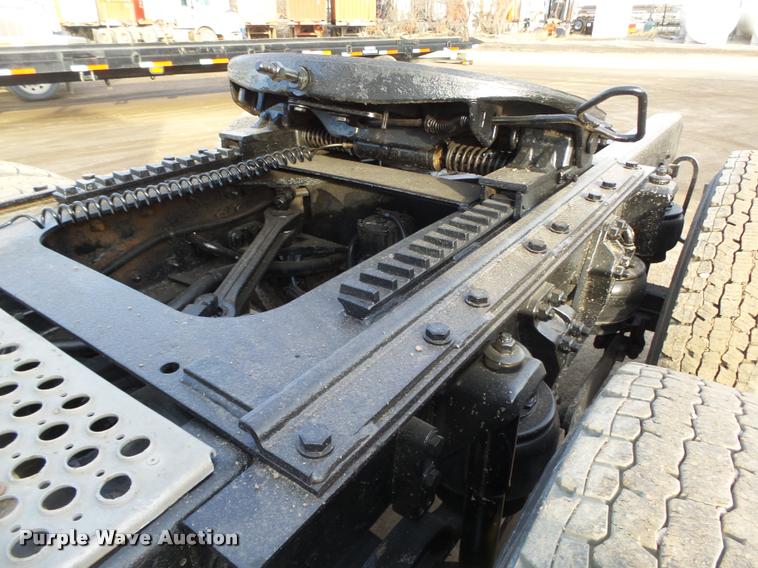 image for item DA0537 2000 Kenworth T800 semi truck