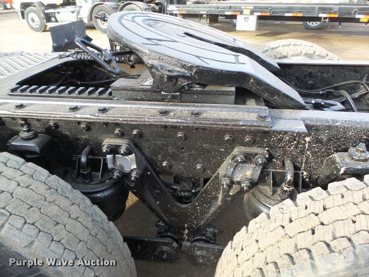 image for item DA0537 2000 Kenworth T800 semi truck