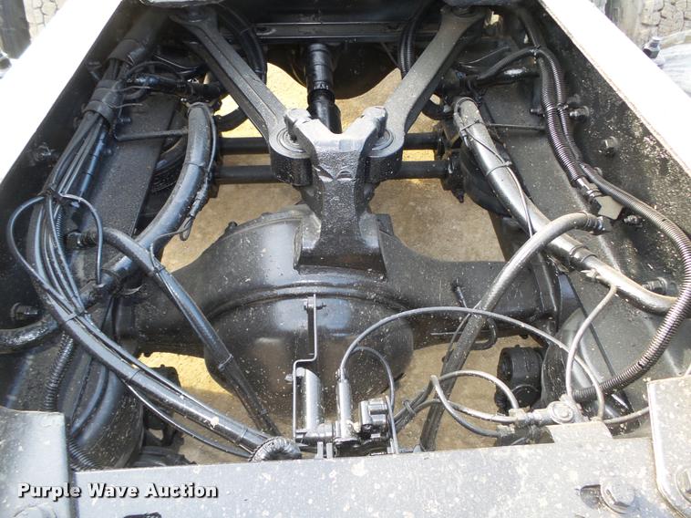 image for item DA0537 2000 Kenworth T800 semi truck