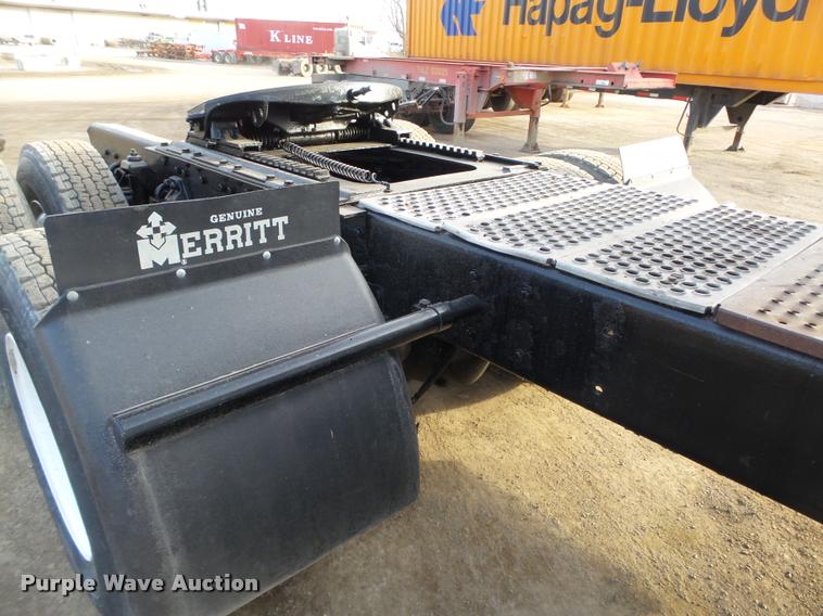 image for item DA0537 2000 Kenworth T800 semi truck