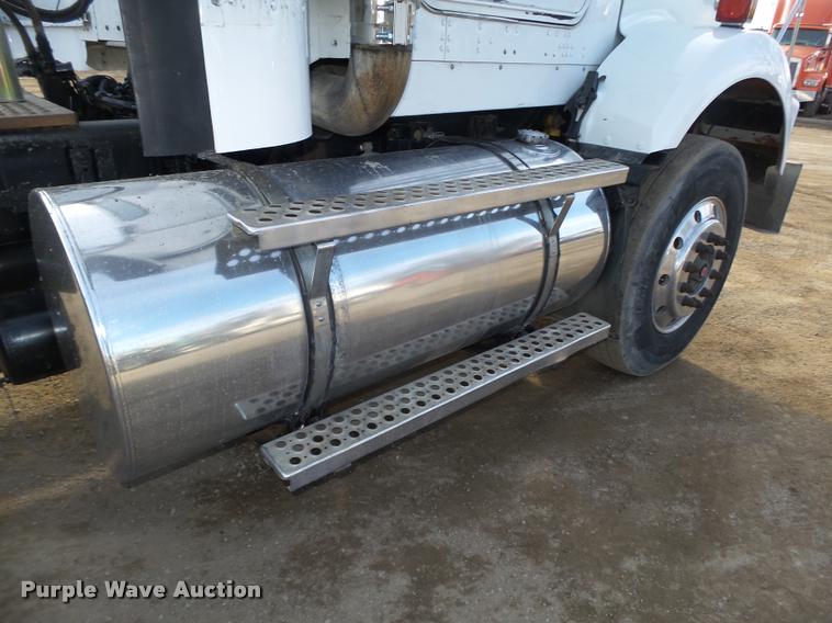 image for item DA0537 2000 Kenworth T800 semi truck