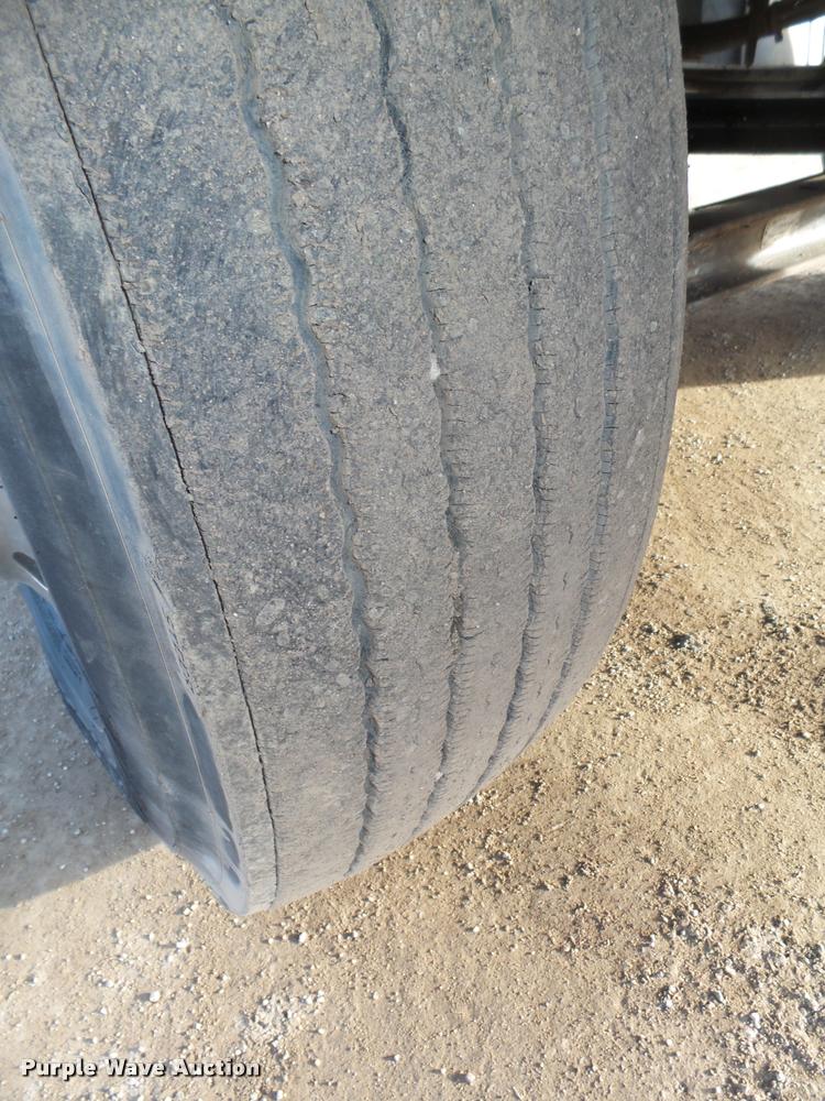 image for item DA0537 2000 Kenworth T800 semi truck