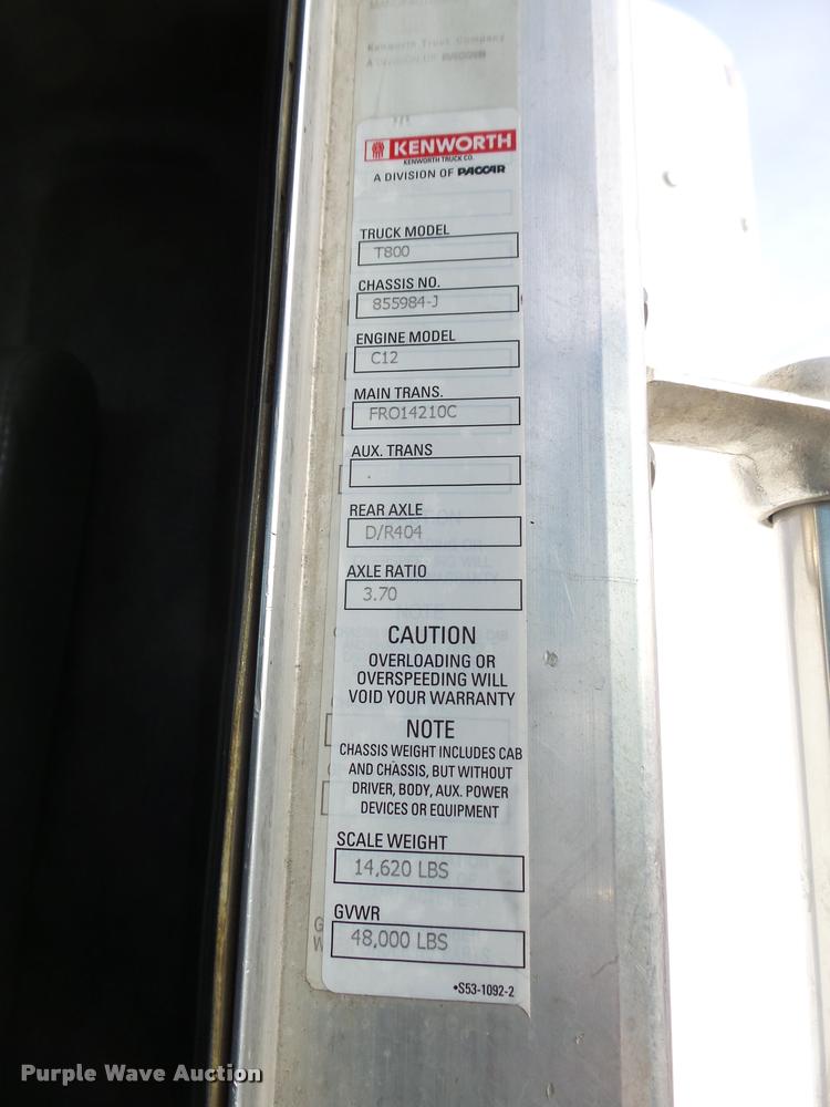 image for item DA0537 2000 Kenworth T800 semi truck