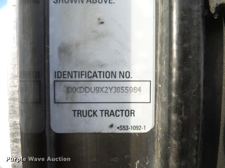 image for item DA0537 2000 Kenworth T800 semi truck