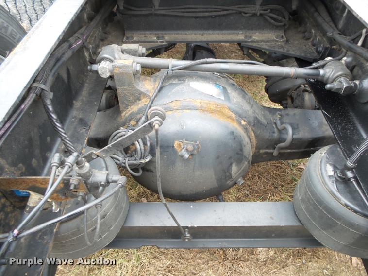 image for item DA2520 2010 Peterbilt 387 semi truck