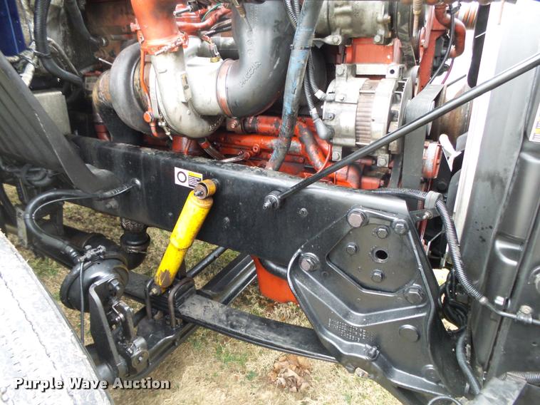 image for item DA2520 2010 Peterbilt 387 semi truck