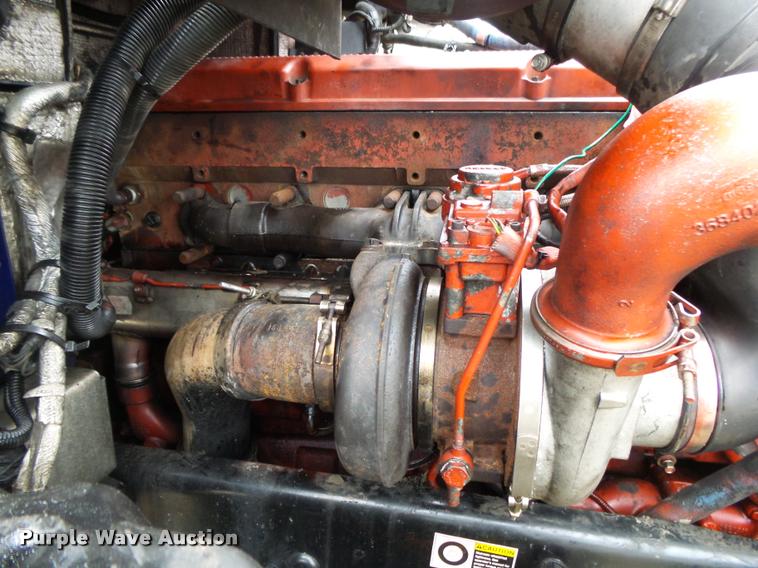 image for item DA2520 2010 Peterbilt 387 semi truck