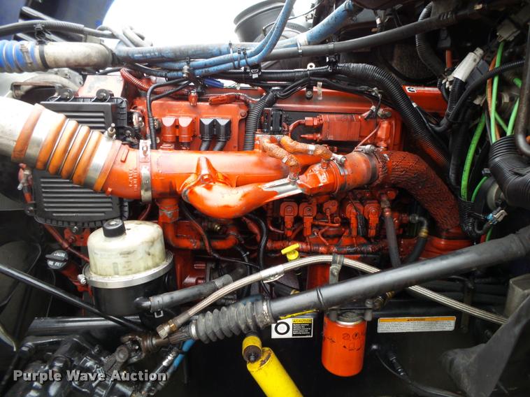 image for item DA2520 2010 Peterbilt 387 semi truck