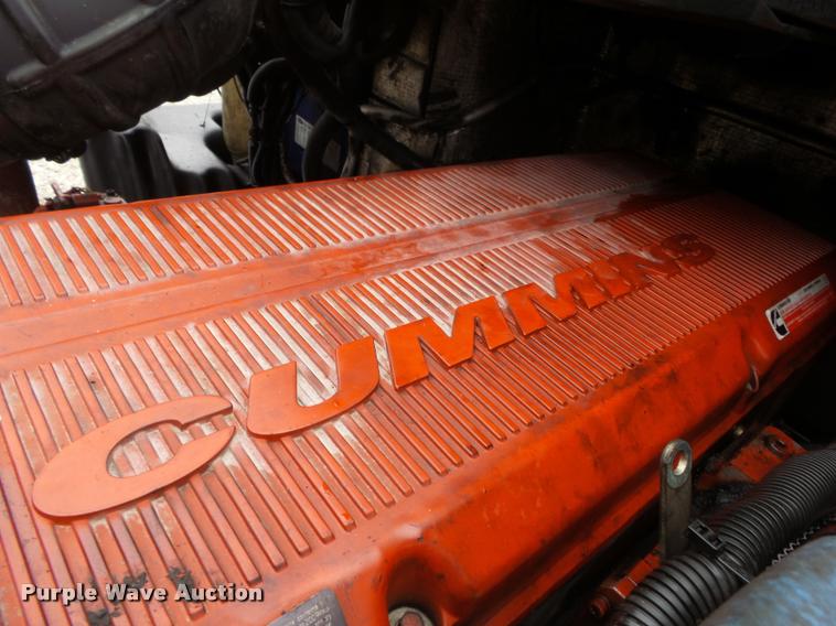 image for item DA2520 2010 Peterbilt 387 semi truck